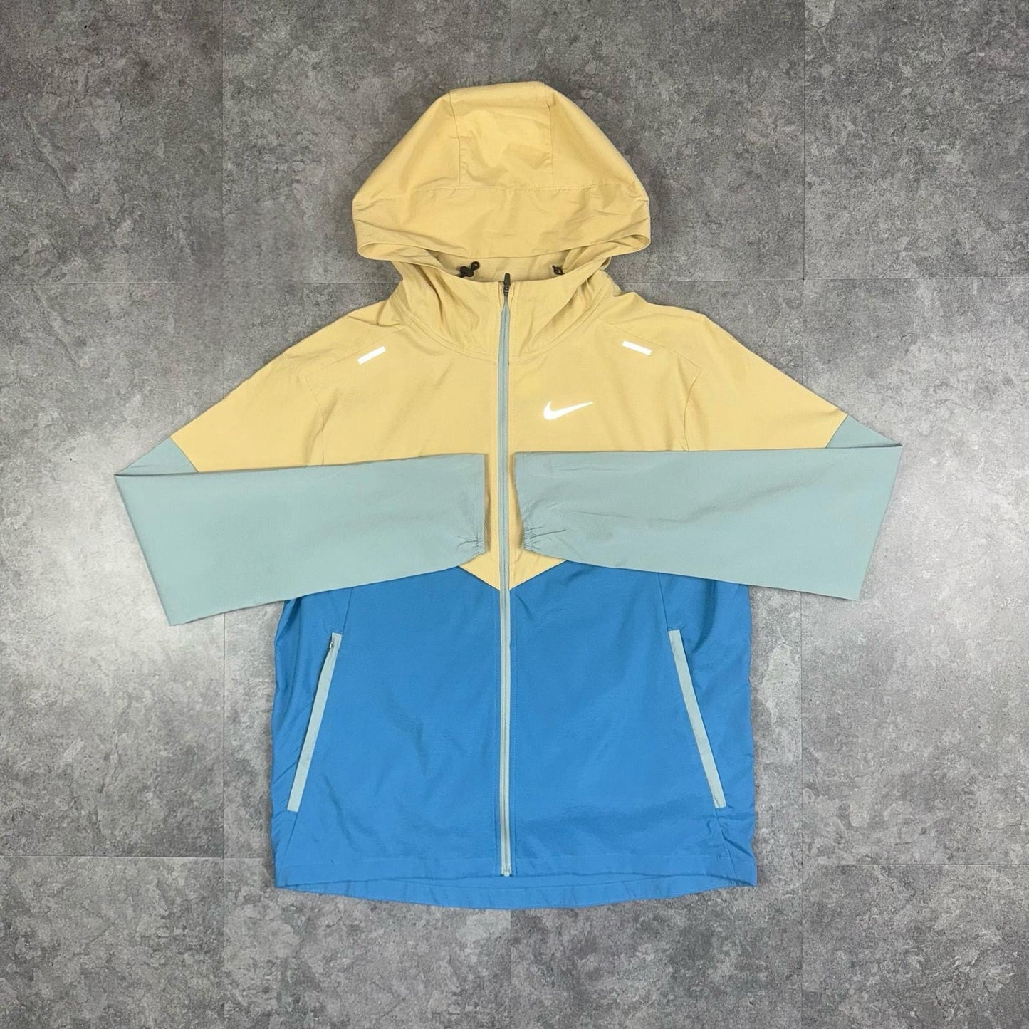 Nike UV Windrunner Yellow